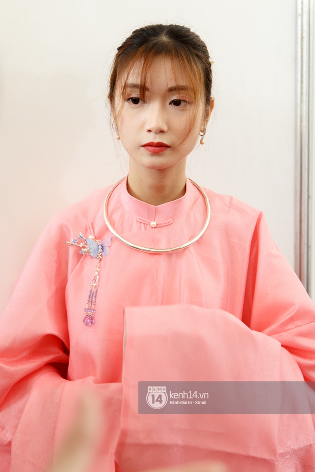 Sinh viên Sài Gòn diện cổ phục ngày cuối tuần: Toàn trai xinh gái đẹp lại còn mặc đồ truyền thống nữa là hết sảy - Ảnh 7.