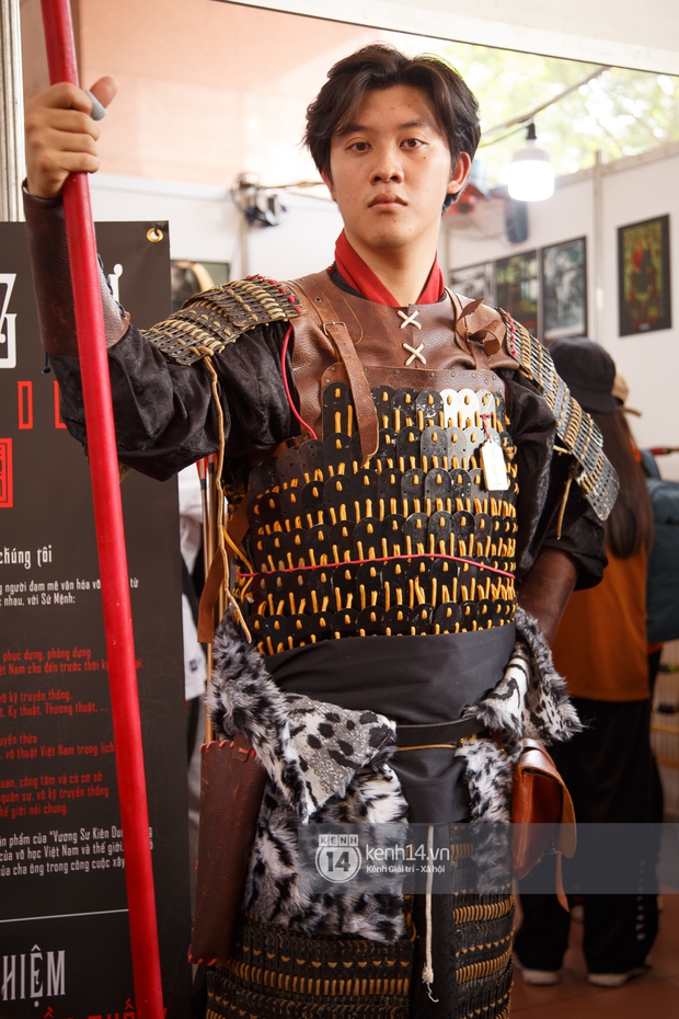 Sinh viên Sài Gòn diện cổ phục ngày cuối tuần: Toàn trai xinh gái đẹp lại còn mặc đồ truyền thống nữa là hết sảy - Ảnh 10.