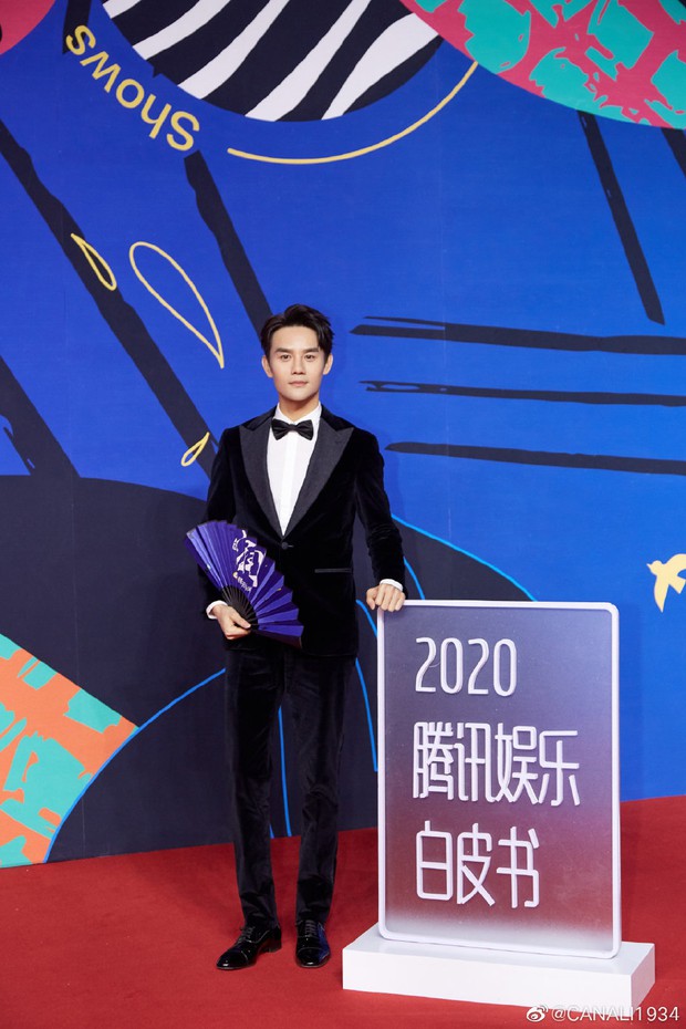 Sự kiện hot Cbiz hôm nay: Dương Mịch bất ngờ tái hợp tình cũ Lý Dịch Phong, Kim Thần sexy đọ sắc bên Lý Thấm - Ảnh 23.