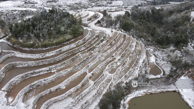 Ảnh nhìn từ trên cao: Y Tý chìm trong băng giá, mưa tuyết mờ ảo của cái lạnh âm 2 độ C, một số hoa màu tài sản của người dân bị thiệt hại - Ảnh 7.