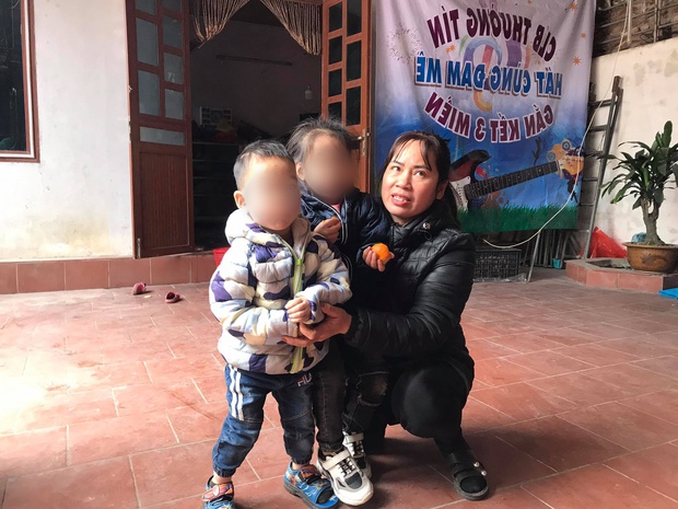 Hoàn cảnh đáng thương của 2 đứa trẻ bị bỏ rơi trên đê sông Hồng: Trong vài tháng mất cả mẹ và ông ngoại, phải gửi nhờ nhà chùa - Ảnh 2. Hoàn cảnh đáng thương của 2 đứa trẻ bị bỏ rơi trên đê sông Hồng: Trong vài tháng mất cả mẹ và ông ngoại, phải gửi nhờ nhà chùa - Ảnh 2.