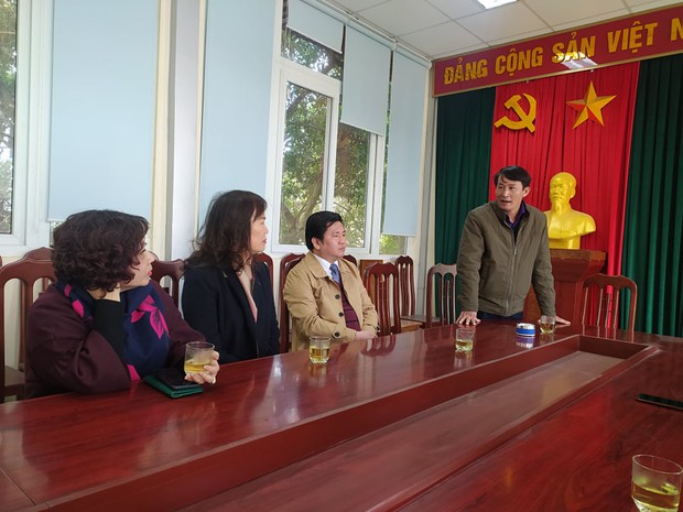 Hoàn cảnh đáng thương của 2 đứa trẻ bị bỏ rơi trên đê sông Hồng: Trong vài tháng mất cả mẹ và ông ngoại, phải gửi nhờ nhà chùa - Ảnh 3. Hoàn cảnh đáng thương của 2 đứa trẻ bị bỏ rơi trên đê sông Hồng: Trong vài tháng mất cả mẹ và ông ngoại, phải gửi nhờ nhà chùa - Ảnh 3.