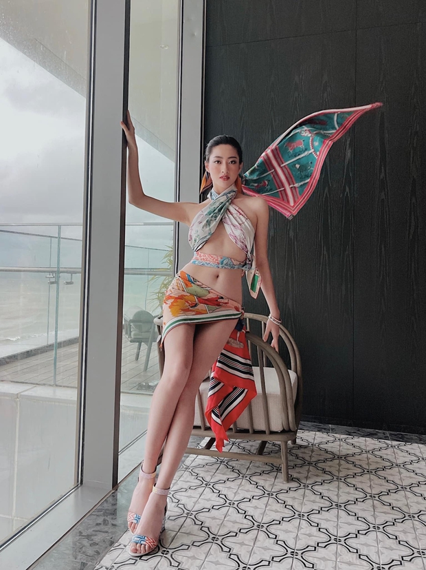 Lương Thuỳ Linh quấn khăn trăm triệu khoe đôi chân dài nhất nhì Vbiz, nhưng nhìn mà lo thay vì cắt xẻ đầy hiểm hóc - Ảnh 3. Lương Thuỳ Linh quấn khăn trăm triệu khoe đôi chân dài nhất nhì Vbiz, nhưng nhìn mà lo thay vì cắt xẻ đầy hiểm hóc - Ảnh 3.