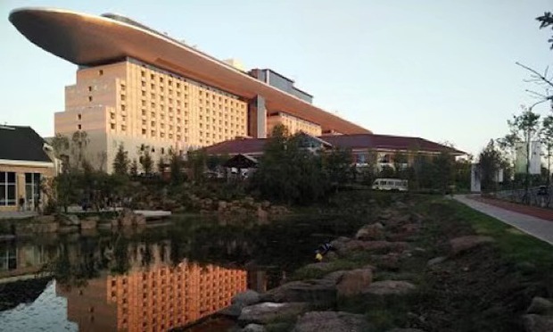 10 công trình kiến trúc xấu nhất Trung Quốc năm 2020: Được đầu tư nghìn tỷ vẫn lọt top thảm họa vì khiến người dân phát hờn - Ảnh 2.