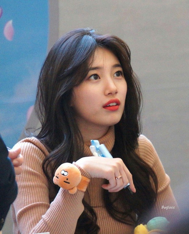 Knet nhận xét visual các idol khi gặp ngoài đời: Lisa như búp bê sống, Suzy toả sáng cả góc trời, Yoona thành nữ thần là có lý do - Ảnh 16. Knet nhận xét visual các idol khi gặp ngoài đời: Lisa như búp bê sống, Suzy toả sáng cả góc trời, Yoona thành nữ thần là có lý do - Ảnh 16.