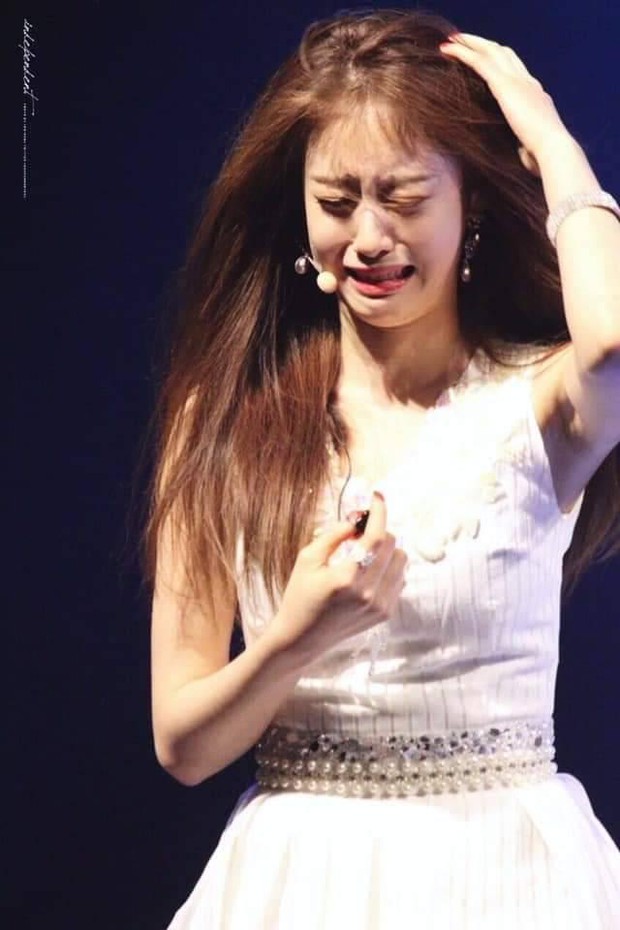 Biểu cảm “xém xỉu” của Jiyeon (T-ara) khi lần đầu thử ngửi rau ngò khiến netizens nghiêng ngả: Coi mà tắc thở giùm! - Ảnh 5. Biểu cảm “xém xỉu” của Jiyeon (T-ara) khi lần đầu thử ngửi rau ngò khiến netizens nghiêng ngả: Coi mà tắc thở giùm! - Ảnh 5.