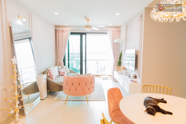Thăm căn hộ màu hồng của Ngọc Thảo: Nội thất tự mua hết 850 triệu, xuất hiện nhiều nhân vật lạ ở chung - Ảnh 2. Thăm căn hộ màu hồng của Ngọc Thảo: Nội thất tự mua hết 850 triệu, xuất hiện nhiều nhân vật lạ ở chung - Ảnh 2.