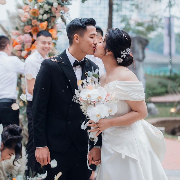 Khánh Linh bật khóc chia sẻ về Tiến Dũng: Em yêu anh vì những điều giản dị - Ảnh 3. Khánh Linh bật khóc chia sẻ về Tiến Dũng: Em yêu anh vì những điều giản dị - Ảnh 3.