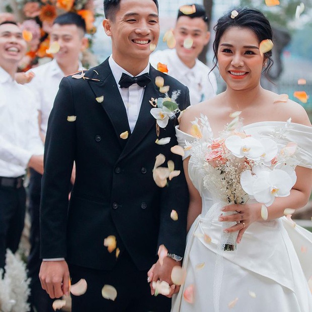 Khánh Linh bật khóc chia sẻ về Tiến Dũng: Em yêu anh vì những điều giản dị - Ảnh 4. Khánh Linh bật khóc chia sẻ về Tiến Dũng: Em yêu anh vì những điều giản dị - Ảnh 4.