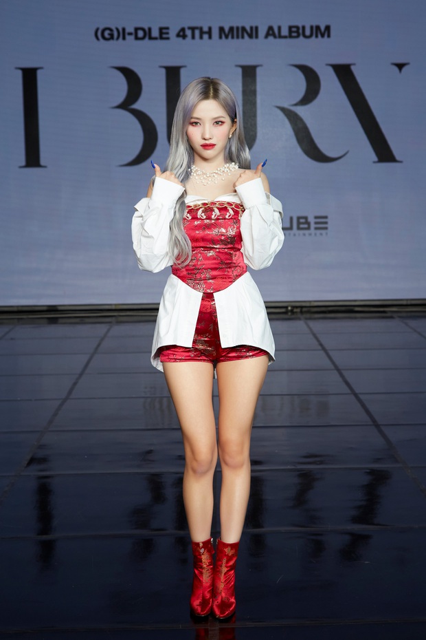 Visual của (G)I-DLE hát 3 giây nhưng Knet thấy dễ hiểu, khẳng định trưởng nhóm mới đáng thương nhất dù chiếm trọn spotlight - Ảnh 5. Visual của (G)I-DLE hát 3 giây nhưng Knet thấy dễ hiểu, khẳng định trưởng nhóm mới đáng thương nhất dù chiếm trọn spotlight - Ảnh 5.