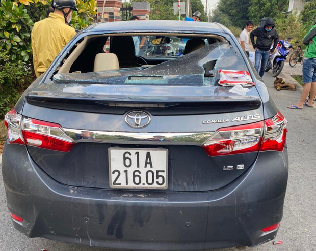 Bình Dương: Kẻ trộm chó liều lĩnh lái ô tô tông thẳng vào Cảnh sát khi bị phát hiện - Ảnh 3.