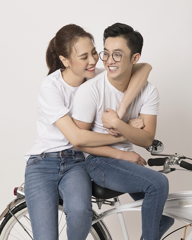 2 cặp đôi siêu hot của Vbiz: Cường Đô La - Thu Trang đơn giản nhưng vẫn xịn xò , Hà Hồ - Kim Lý lên đồ thế nào mà hút fan vậy? - Ảnh 5. 2 cặp đôi siêu hot của Vbiz: Cường Đô La - Thu Trang đơn giản nhưng vẫn xịn xò , Hà Hồ - Kim Lý lên đồ thế nào mà hút fan vậy? - Ảnh 5.