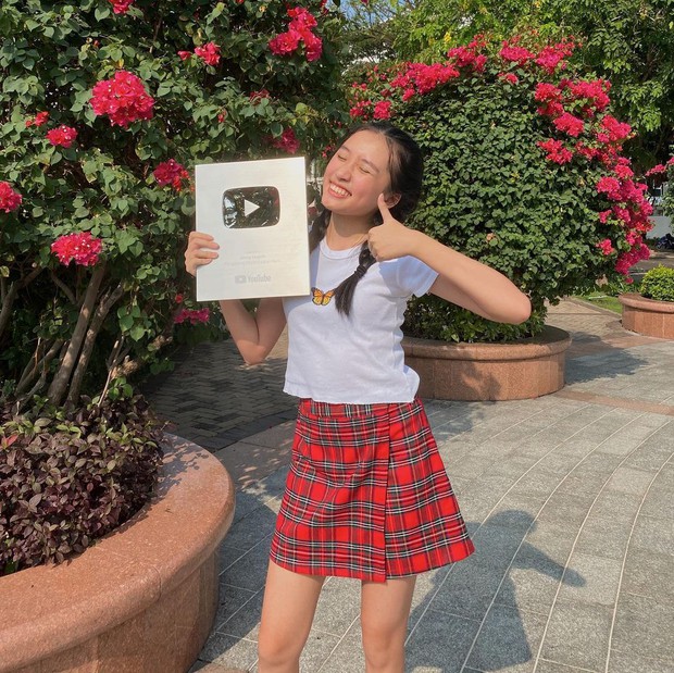 Dàn hot YouTuber tranh vote tại WeChoice: Hậu Hoàng đối đầu Thiên An, Jenny Huỳnh đua với “tiền bối” Ẩm Thực Mẹ Làm - Ảnh 10. Dàn hot YouTuber tranh vote tại WeChoice: Hậu Hoàng đối đầu Thiên An, Jenny Huỳnh đua với “tiền bối” Ẩm Thực Mẹ Làm - Ảnh 10.