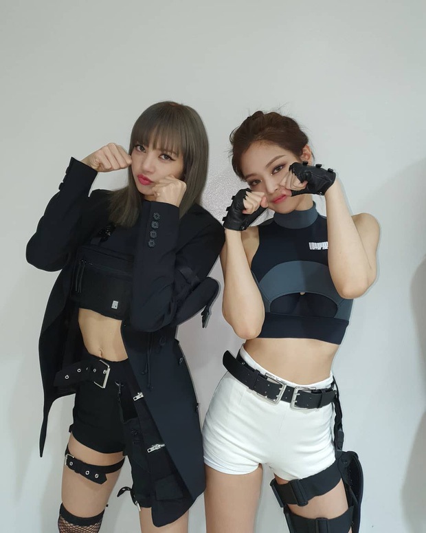 BLACKPINK, aespa và loạt sao Hàn so kè nảy lửa khi diện đồ Techwear hầm hố - Ảnh 1.