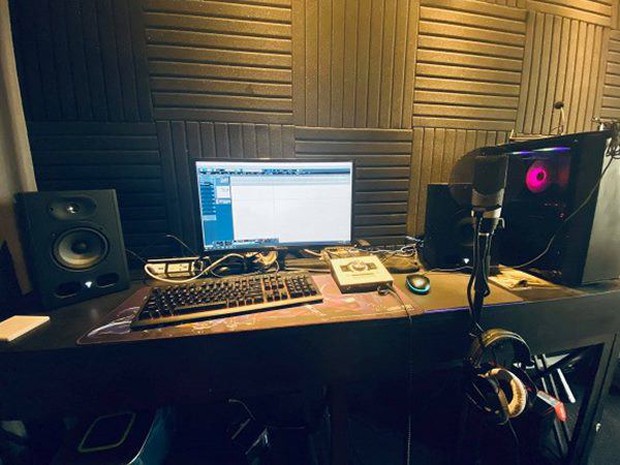 Căn hộ của Ngô Kiến Huy: Đơn giản nhưng không thua kém ai trong showbiz, bước vào khu bếp mới trầm trồ - Ảnh 10. Căn hộ của Ngô Kiến Huy: Đơn giản nhưng không thua kém ai trong showbiz, bước vào khu bếp mới trầm trồ - Ảnh 10.