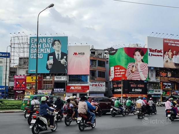 Thực hư sự xuất hiện của bảng quảng cáo Now tại giao lộ đối đáp giữa Hari Won - Trấn Thành - Ảnh 2.