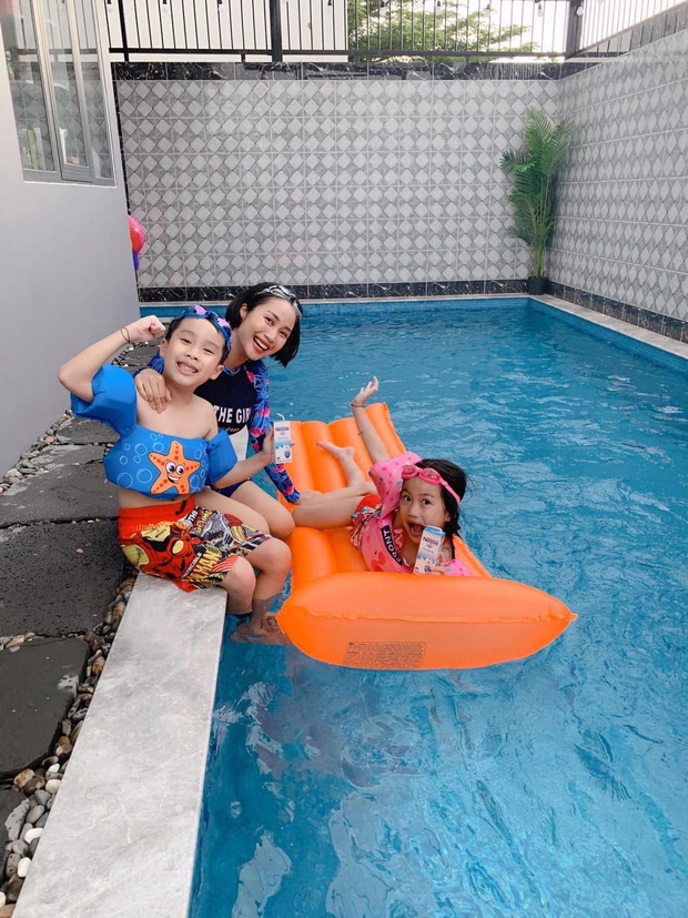 Biệt thự của Ốc Thanh Vân: Bên ngoài sân vườn thênh thang, bên trong đơn giản nhưng ấm cúng - Ảnh 5. Biệt thự của Ốc Thanh Vân: Bên ngoài sân vườn thênh thang, bên trong đơn giản nhưng ấm cúng - Ảnh 5.