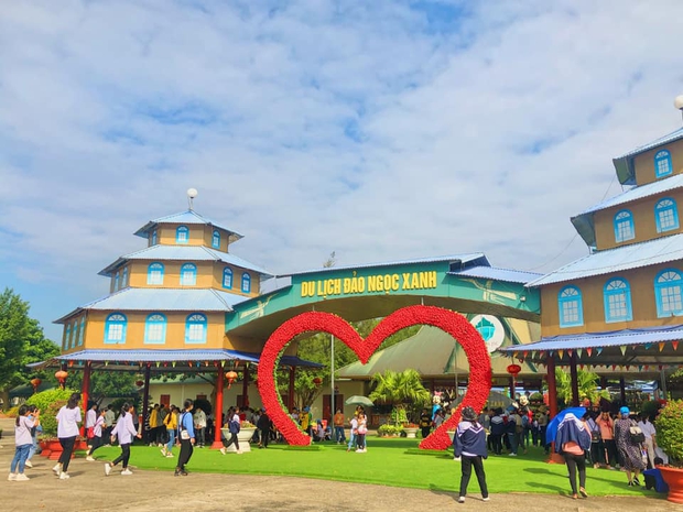 Vụ học sinh tử vong vì tàu siêu tốc gặp sự cố: Khu du lịch cũng từng xảy ra tai nạn khiến 6 học sinh nhập viện - Ảnh 1.