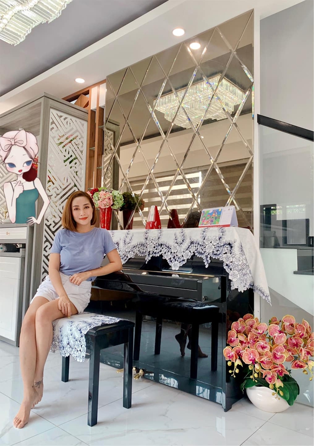 Biệt thự của Ốc Thanh Vân: Bên ngoài sân vườn thênh thang, bên trong đơn giản nhưng ấm cúng - Ảnh 7. Biệt thự của Ốc Thanh Vân: Bên ngoài sân vườn thênh thang, bên trong đơn giản nhưng ấm cúng - Ảnh 7.