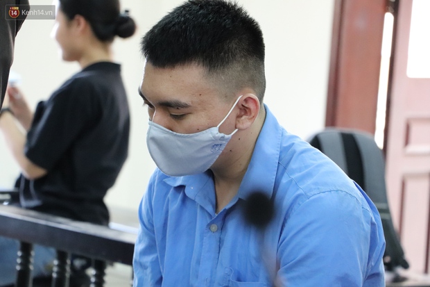 Phẫn nộ nhóm đối tượng đạp chân vào bụng cô gái đang mang thai để tra tấn, VKS đề nghị mức án cao nhất đến 30 năm tù - Ảnh 3. Phẫn nộ nhóm đối tượng đạp chân vào bụng cô gái đang mang thai để tra tấn, VKS đề nghị mức án cao nhất đến 30 năm tù - Ảnh 3.