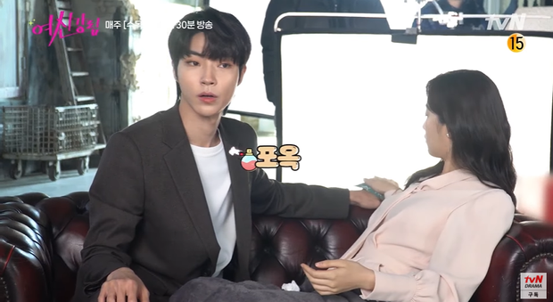 Bad boy Hwang In Yeop ngại ngùng thấy cưng khi đè ngửa ôm ấp Moon Ga Young ở hậu trường True Beauty - Ảnh 7. Bad boy Hwang In Yeop ngại ngùng thấy cưng khi đè ngửa ôm ấp Moon Ga Young ở hậu trường True Beauty - Ảnh 7.