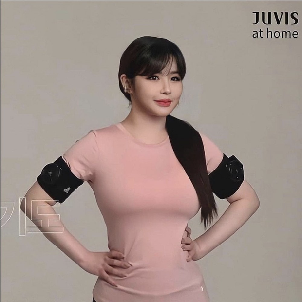 Cận cảnh body Park Bom sau màn giảm 11kg chấn động Kbiz: Vòng nào ra vòng nấy, đôi chân nuột nà chiếm spotlight - Ảnh 2. Cận cảnh body Park Bom sau màn giảm 11kg chấn động Kbiz: Vòng nào ra vòng nấy, đôi chân nuột nà chiếm spotlight - Ảnh 2.