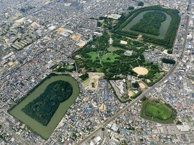 Bí ẩn khu lăng mộ lớn nhất thế giới tại Nhật Bản: Hình thù kỳ lạ, bất khả xâm phạm và là nơi yên nghỉ của Thiên hoàng thần thoại - Ảnh 6.