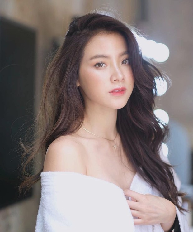 Profile cực xịn của chàng mẫu thầy tu người Myanmar: Con trai nhà tài phiệt, sở hữu body gợi cảm, từng công khai thả thính mỹ nhân Chiếc Lá Bay Baifern Pimchanok - Ảnh 9. Profile cực xịn của chàng mẫu thầy tu người Myanmar: Con trai nhà tài phiệt, sở hữu body gợi cảm, từng công khai thả thính mỹ nhân Chiếc Lá Bay Baifern Pimchanok - Ảnh 9.