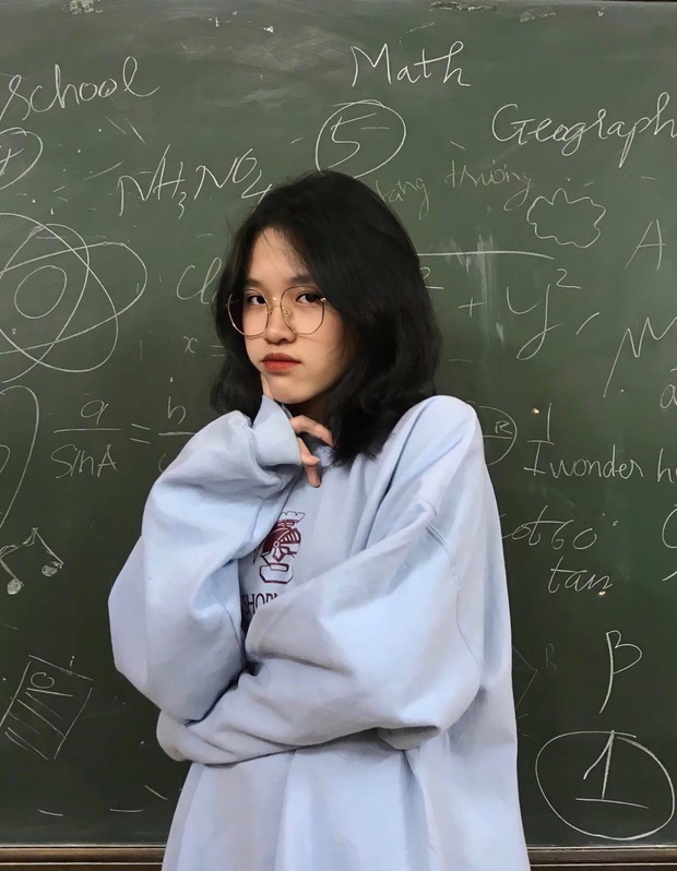 Nữ sinh khác một trời một vực khi đi học mùa hè và mùa đông: Ai bảo nhan sắc không thể đổi trắng thay đen! - Ảnh 6. Nữ sinh khác một trời một vực khi đi học mùa hè và mùa đông: Ai bảo nhan sắc không thể đổi trắng thay đen! - Ảnh 6.