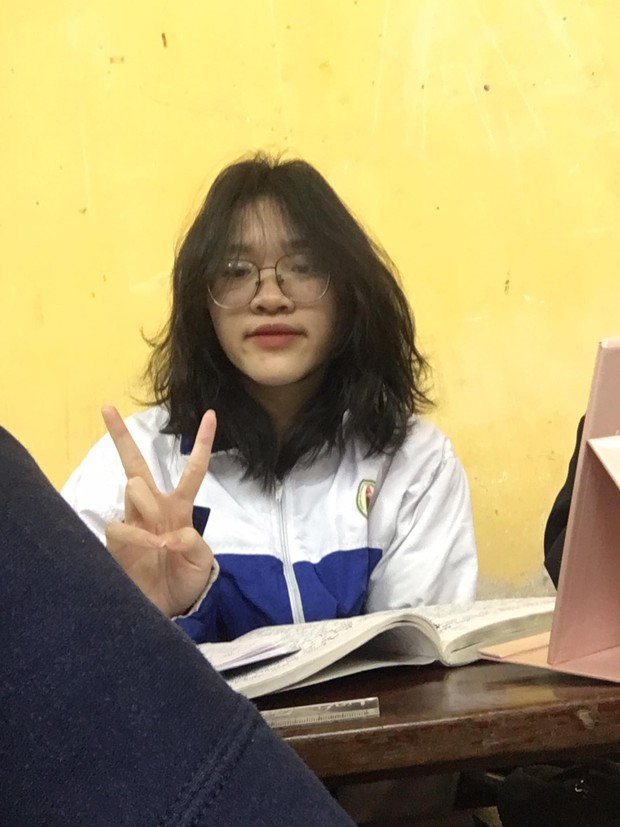 Nữ sinh khác một trời một vực khi đi học mùa hè và mùa đông: Ai bảo nhan sắc không thể đổi trắng thay đen! - Ảnh 3. Nữ sinh khác một trời một vực khi đi học mùa hè và mùa đông: Ai bảo nhan sắc không thể đổi trắng thay đen! - Ảnh 3.