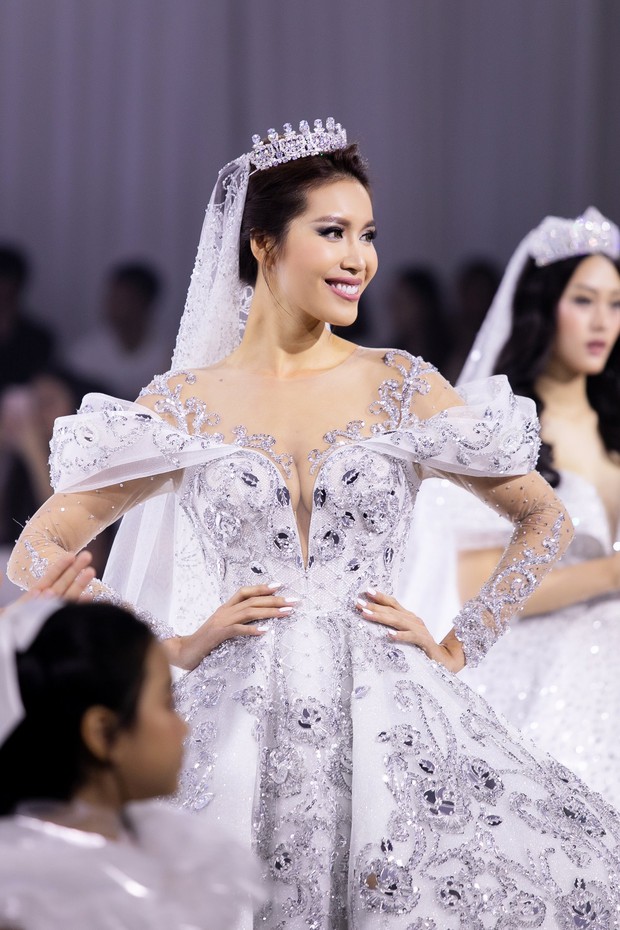 Xôn xao tin Minh Tú chuẩn bị lấy chồng thông qua một tình tiết, chính chủ còn úp mở rất đáng ngờ? - Ảnh 5. Xôn xao tin Minh Tú chuẩn bị lấy chồng thông qua một tình tiết, chính chủ còn úp mở rất đáng ngờ? - Ảnh 5.