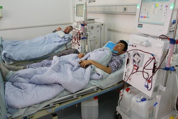 Chàng HLV trẻ 28 tuổi bất ngờ nhận chẩn đoán mắc suy thận vì thường xuyên làm 2 hành động sau khi uống rượu - Ảnh 1.