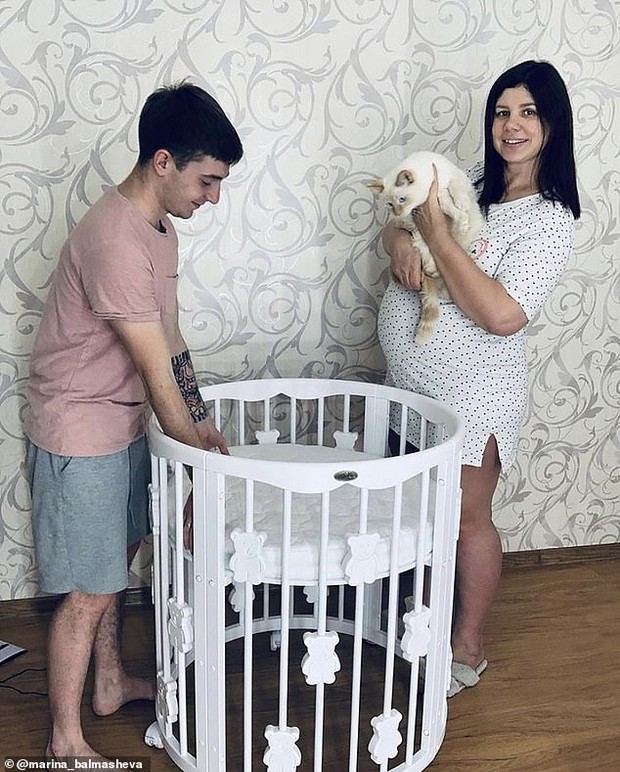 KOL nổi tiếng người Nga gây sốc khi ly dị để lấy con riêng của chồng mình nuôi từ tấm bé, thái độ của mẹ chồng gây hoang mang cực độ - Ảnh 5.