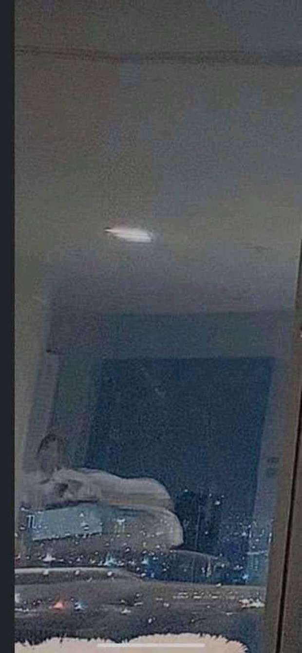 Noo khoe phần 2 màn thả thính nấu cháo với Mai Phương Thúy, netizen soi ra bóng hình người phụ nữ lạ trong gương - Ảnh 3. Noo khoe phần 2 màn thả thính nấu cháo với Mai Phương Thúy, netizen soi ra bóng hình người phụ nữ lạ trong gương - Ảnh 3.