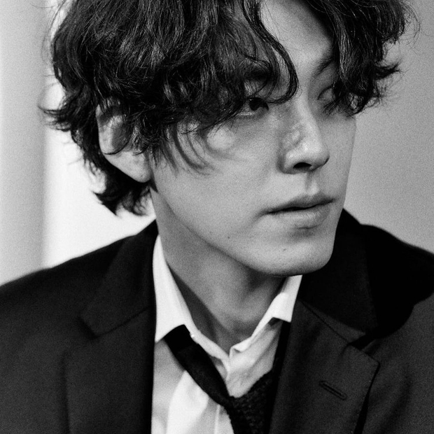 Kim Woo Bin cuối cùng đã lấy lại visual nam thần sau khi chữa ung thư: Mặt như tượng tạc, mái tóc thôi cũng lịm tim - Ảnh 6. Kim Woo Bin cuối cùng đã lấy lại visual nam thần sau khi chữa ung thư: Mặt như tượng tạc, mái tóc thôi cũng lịm tim - Ảnh 6.