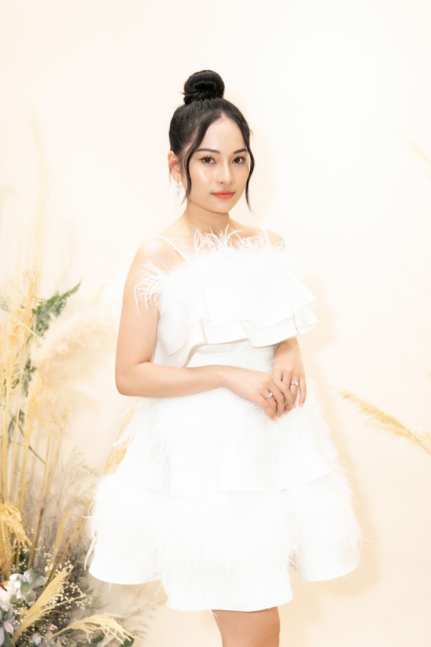 Sự kiện quy tụ toàn mỹ nhân Vbiz: Angela Phương Trinh nổi bật với vòng 1 khủng, Nhã Phương - Diễm My 9x ngọt ngào khó rời mắt - Ảnh 9. Sự kiện quy tụ toàn mỹ nhân Vbiz: Angela Phương Trinh nổi bật với vòng 1 khủng, Nhã Phương - Diễm My 9x ngọt ngào khó rời mắt - Ảnh 9.