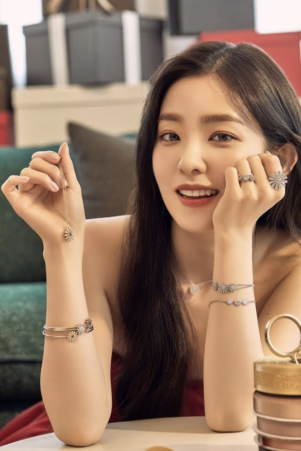 Irene (Red Velvet) lên tiếng xin lỗi, tưởng được tha thứ ai ngờ càng bị chỉ trích gay gắt hơn vì 1 cụm từ - Ảnh 3. Irene (Red Velvet) lên tiếng xin lỗi, tưởng được tha thứ ai ngờ càng bị chỉ trích gay gắt hơn vì 1 cụm từ - Ảnh 3.