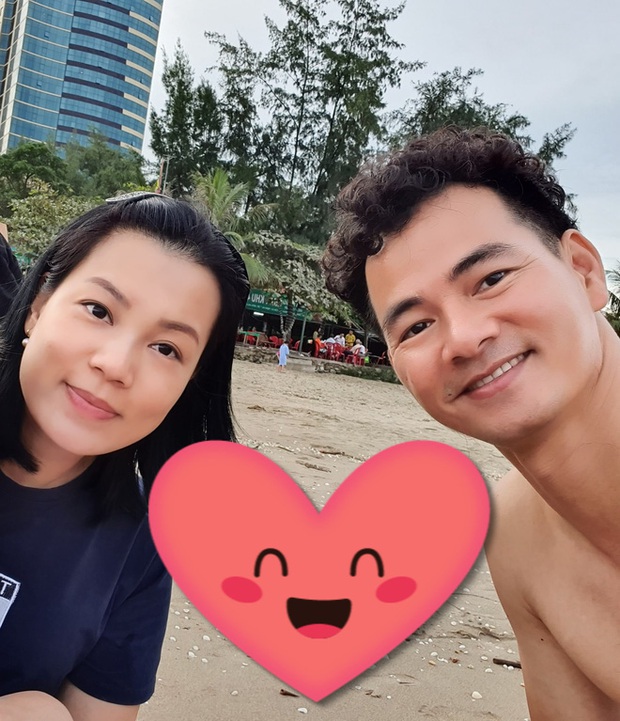 Chân dung bà xã Xuân Bắc: Giảng viên đại học thu nhập 100 triệu/tháng, dạy con nghiêm khắc đến mức cả chồng cũng phải nể sợ - Ảnh 1. Chân dung bà xã Xuân Bắc: Giảng viên đại học thu nhập 100 triệu/tháng, dạy con nghiêm khắc đến mức cả chồng cũng phải nể sợ - Ảnh 1.