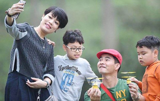 Chân dung bà xã Xuân Bắc: Giảng viên đại học thu nhập 100 triệu/tháng, dạy con nghiêm khắc đến mức cả chồng cũng phải nể sợ - Ảnh 2. Chân dung bà xã Xuân Bắc: Giảng viên đại học thu nhập 100 triệu/tháng, dạy con nghiêm khắc đến mức cả chồng cũng phải nể sợ - Ảnh 2.