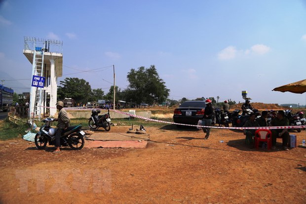 Tìm thấy thi thể cuối cùng trong vụ mẹ ôm hai con nhỏ nhảy kênh tự vẫn - Ảnh 1. Tìm thấy thi thể cuối cùng trong vụ mẹ ôm hai con nhỏ nhảy kênh tự vẫn - Ảnh 1.