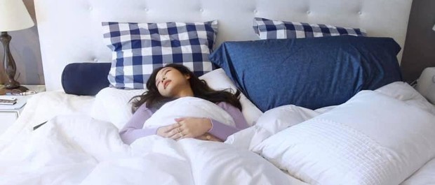 Kpop có 2 YouTuber mới nổi: Jennie mới lập nửa ngày có ngay nút vàng, mỹ nam GOT7 còn chưa kịp đăng clip nào đã gom được gần triệu subs - Ảnh 3. Kpop có 2 YouTuber mới nổi: Jennie mới lập nửa ngày có ngay nút vàng, mỹ nam GOT7 còn chưa kịp đăng clip nào đã gom được gần triệu subs - Ảnh 3.