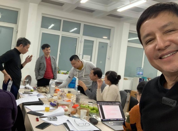 Lộ diện đầy đủ đội hình Táo Quân, bộ ba Thiên Đình và dàn Táo tích cực luyện tập xuyên màn đêm - Ảnh 1. Lộ diện đầy đủ đội hình Táo Quân, bộ ba Thiên Đình và dàn Táo tích cực luyện tập xuyên màn đêm - Ảnh 1.