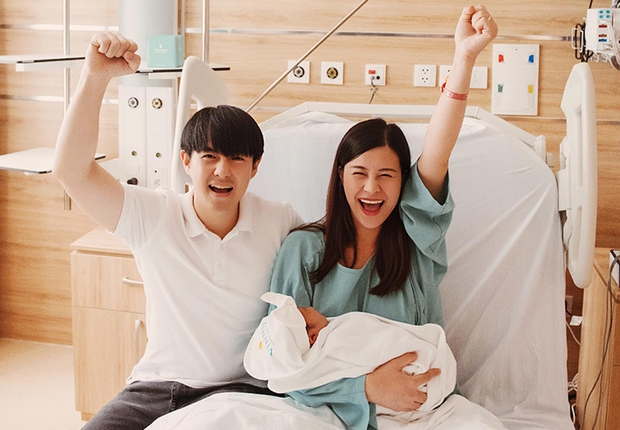 Màn tái xuất gây bão MXH của Đông Nhi - Ông Cao Thắng tại sự kiện: Lên đồ tun sur ton cực tình tứ, nhan sắc gái 1 con chiếm spotlight - Ảnh 6. Màn tái xuất gây bão MXH của Đông Nhi - Ông Cao Thắng tại sự kiện: Lên đồ tun sur ton cực tình tứ, nhan sắc gái 1 con chiếm spotlight - Ảnh 6.
