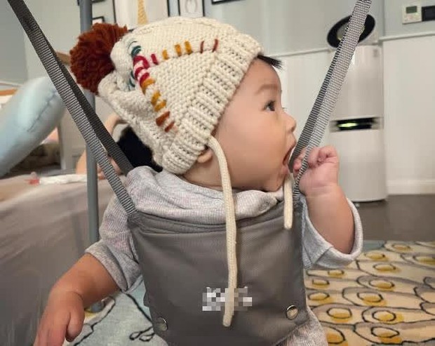 Đàm Thu Trang phá lệ hé lộ gần hết diện mạo ái nữ đầu lòng, nhìn góc nghiêng đã thấy đúng chất... “đẻ thuê” - Ảnh 2. Đàm Thu Trang phá lệ hé lộ gần hết diện mạo ái nữ đầu lòng, nhìn góc nghiêng đã thấy đúng chất... “đẻ thuê” - Ảnh 2.
