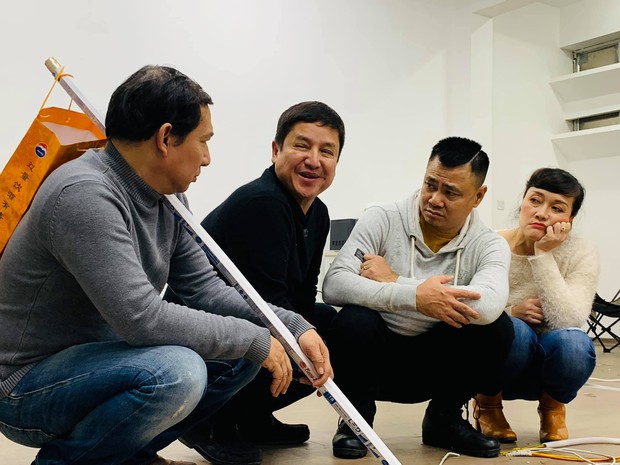 Lộ diện đầy đủ đội hình Táo Quân, bộ ba Thiên Đình và dàn Táo tích cực luyện tập xuyên màn đêm - Ảnh 3. Lộ diện đầy đủ đội hình Táo Quân, bộ ba Thiên Đình và dàn Táo tích cực luyện tập xuyên màn đêm - Ảnh 3.