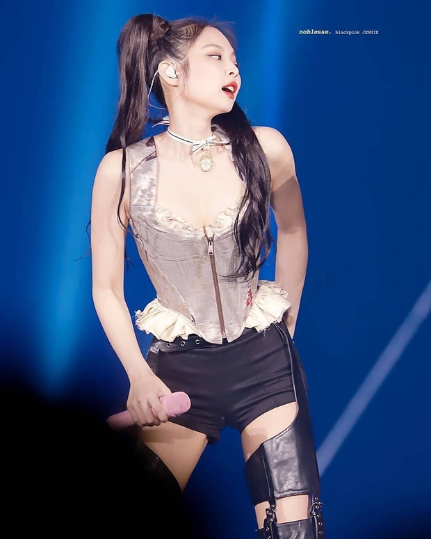 Chịu không nổi vì loạt ảnh cận màn bức tử vòng 1 tràn lên cả cổ của Jennie (BLACKPINK), fan đã quen cũng phải choáng váng - Ảnh 7. Chịu không nổi vì loạt ảnh cận màn bức tử vòng 1 tràn lên cả cổ của Jennie (BLACKPINK), fan đã quen cũng phải choáng váng - Ảnh 7.