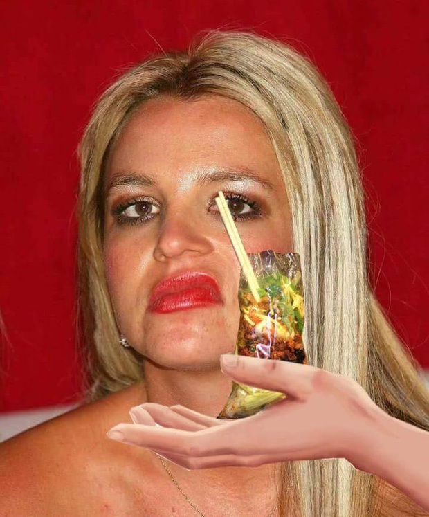 Xem hình hiếm Mỹ Tâm chụp cùng các ngôi sao thế giới, netizen phát hiện Britney Spears mặc đi mặc lại chiếc váy đen meme huyền thoại - Ảnh 5. Xem hình hiếm Mỹ Tâm chụp cùng các ngôi sao thế giới, netizen phát hiện Britney Spears mặc đi mặc lại chiếc váy đen meme huyền thoại - Ảnh 5.