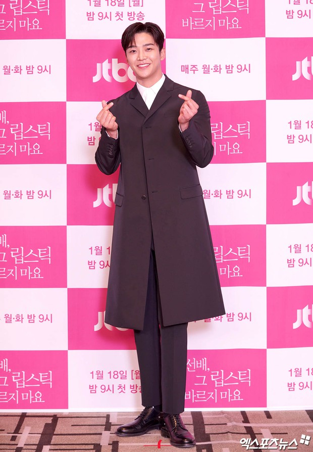 Sự kiện gây xôn xao xứ Hàn: Tình màn ảnh của Ji Chang Wook chặt chém sexy vẫn lọt thỏm bên nam thần cao nhất Kpop - Ảnh 6.