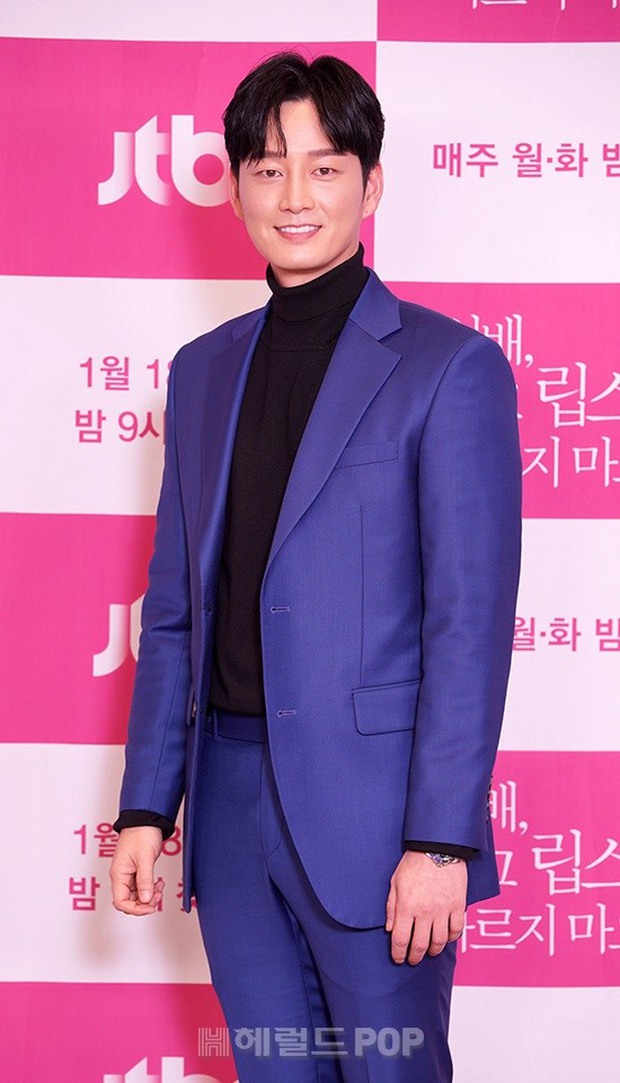 Sự kiện gây xôn xao xứ Hàn: Tình màn ảnh của Ji Chang Wook chặt chém sexy vẫn lọt thỏm bên nam thần cao nhất Kpop - Ảnh 11.