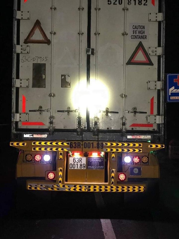 Kinh hoàng vụ thi thể nạn nhân bị container kéo lê gần 60km: Vụ va chạm có tiếng động mạnh, tạo ra tia lửa kéo dài - Ảnh 6.